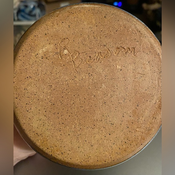 Gorgeous Signed Pottery Vase - Picture 5 of 5